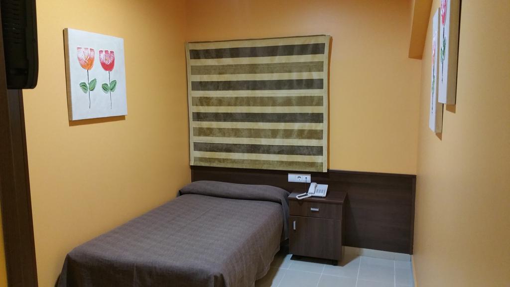 Hotel Leon La Palma Del Condado Chambre photo