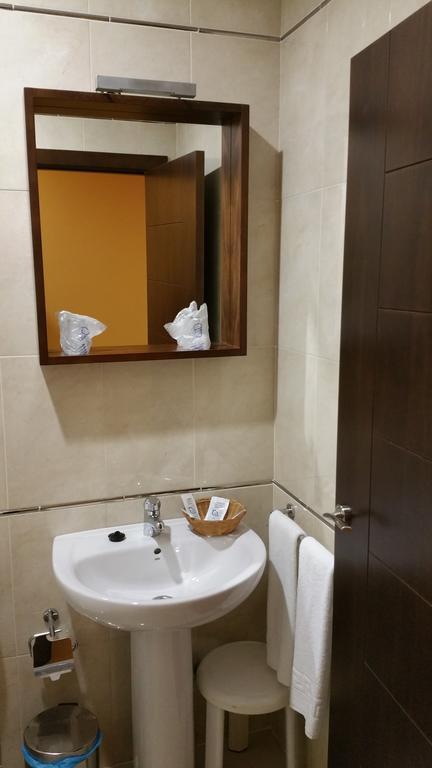 Hotel Leon La Palma Del Condado Chambre photo