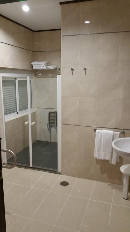 Hotel Leon La Palma Del Condado Chambre photo