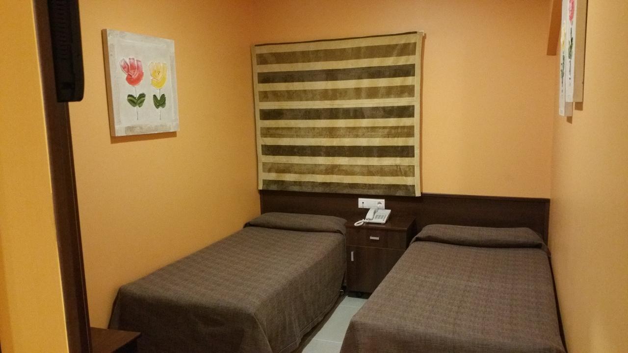 Hotel Leon La Palma Del Condado Extérieur photo